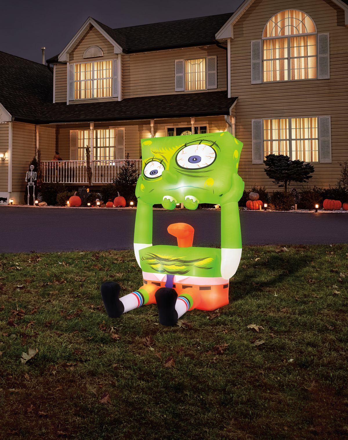 5 Ft Light-Up SpongeBob SquarePants Inflatable Decoration