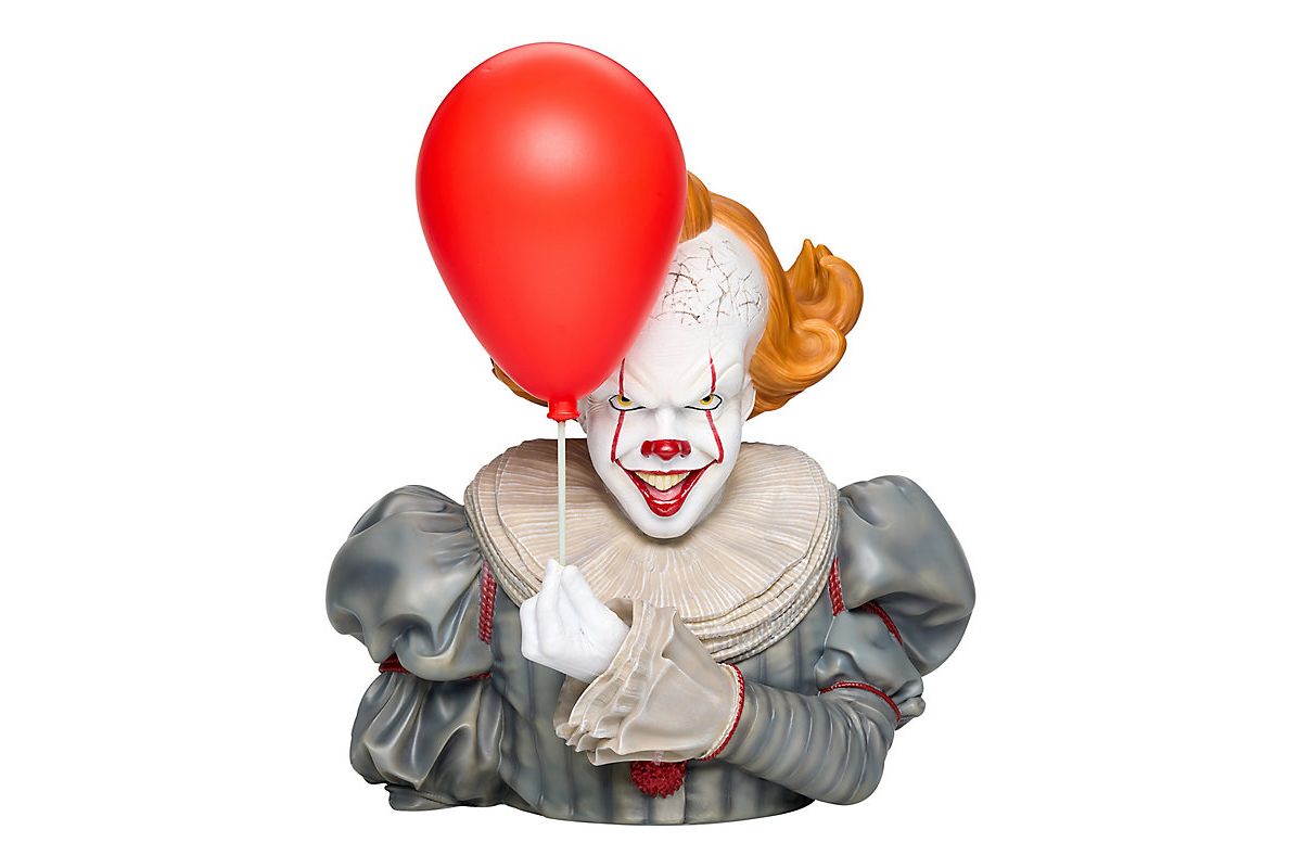 Pennywise Light-Up Statue - IT Welcome to Derry